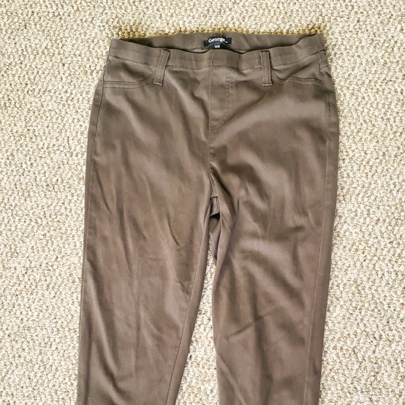 High-rise Leggings - Picture 1 of 3